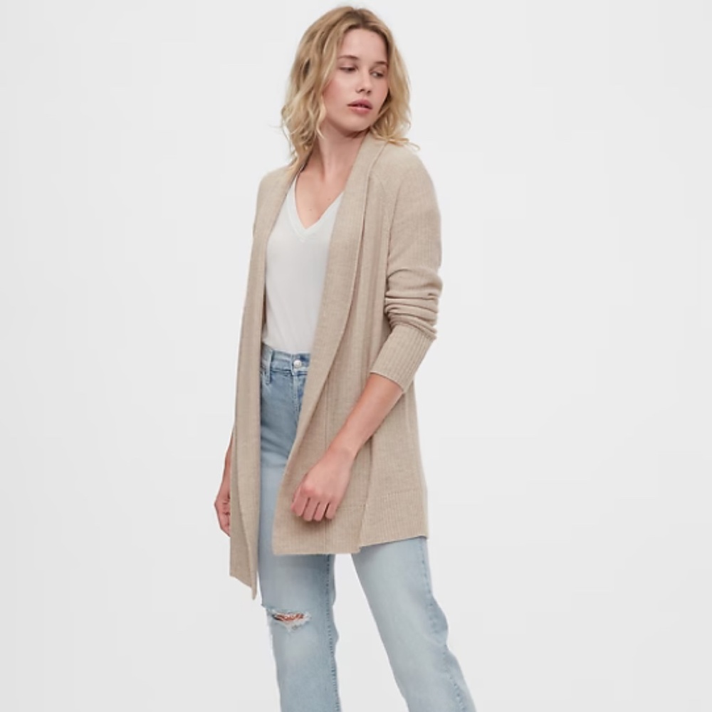 GAP  True Soft Oatmeal Beige Merino L/S NWT  Cardigan Merino Size XS